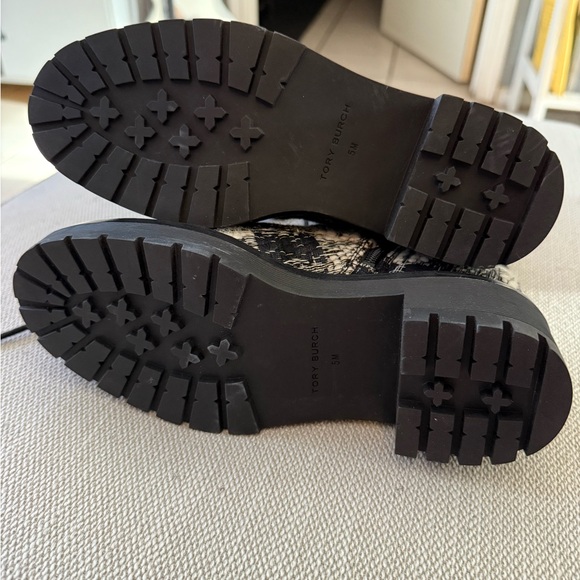 New Tory Burch MILLER Lug Sole Tweed Leather 50 mm Bootie Combat Boots Size 5 - Picture 4 of 5